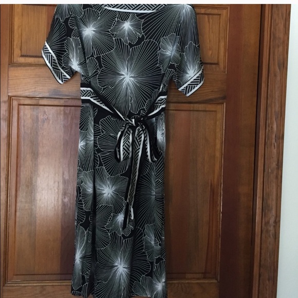 BCBGMAXAZRIA silk dress - Picture 5 of 5